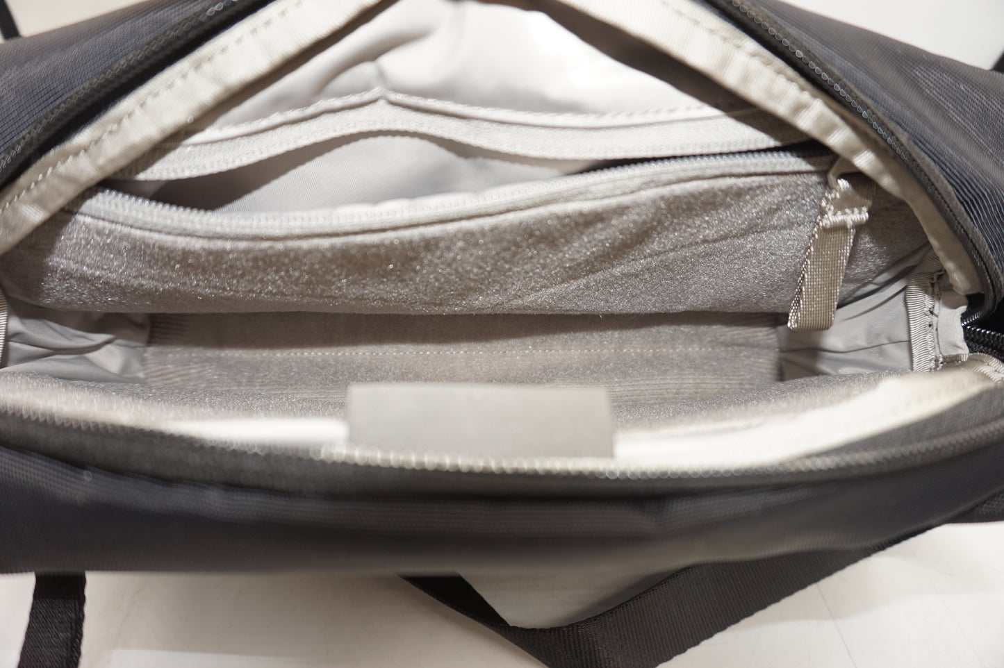 Urth Dolomite crossbody camera sling bag 8L