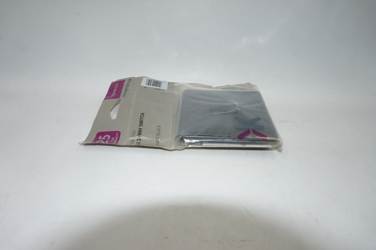 9 X Knightsbridge screwless 1G 2-way light switch
