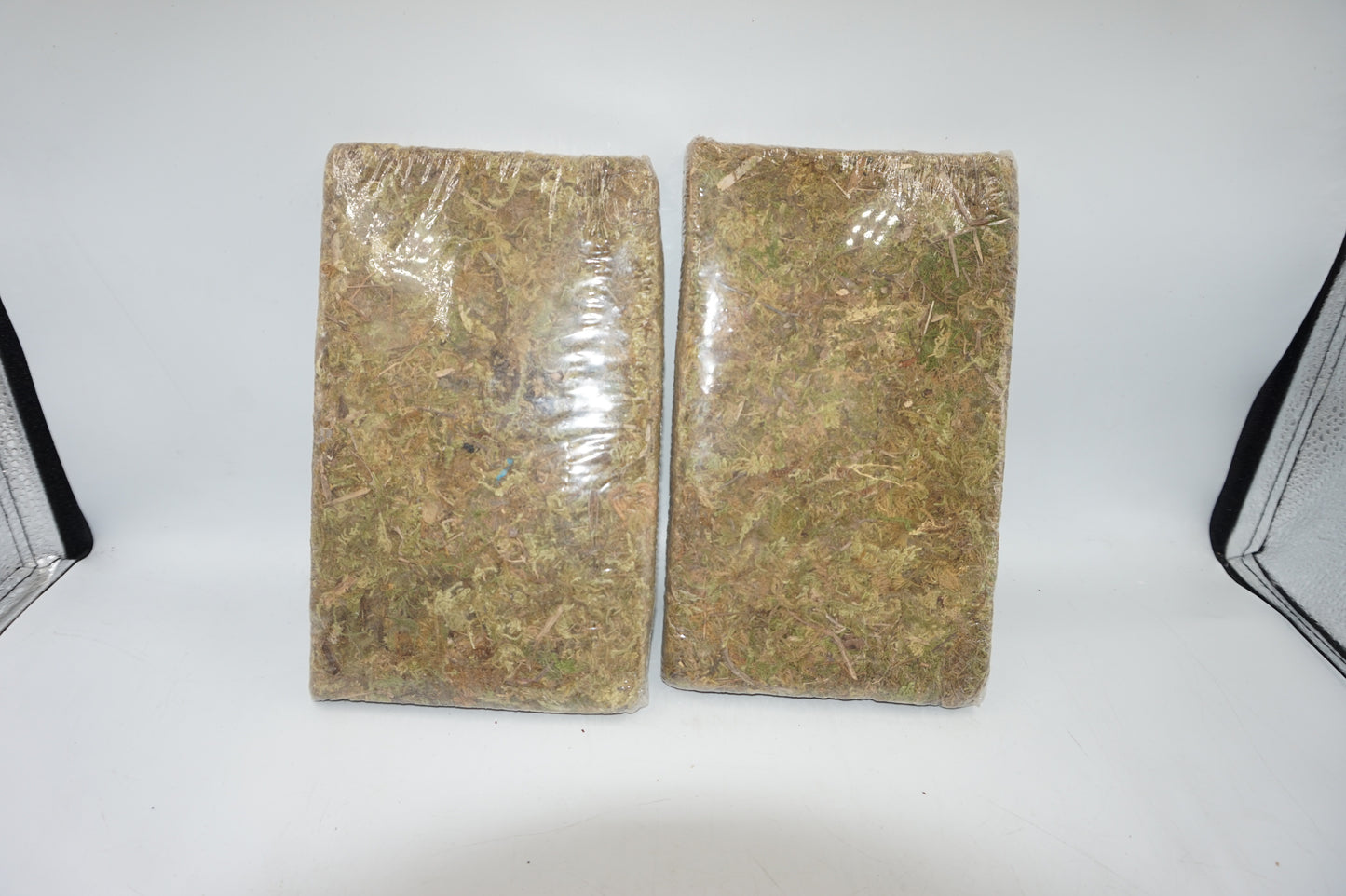 Job lot of 19 twin premium dried Forest moss approx 300G Per Pack