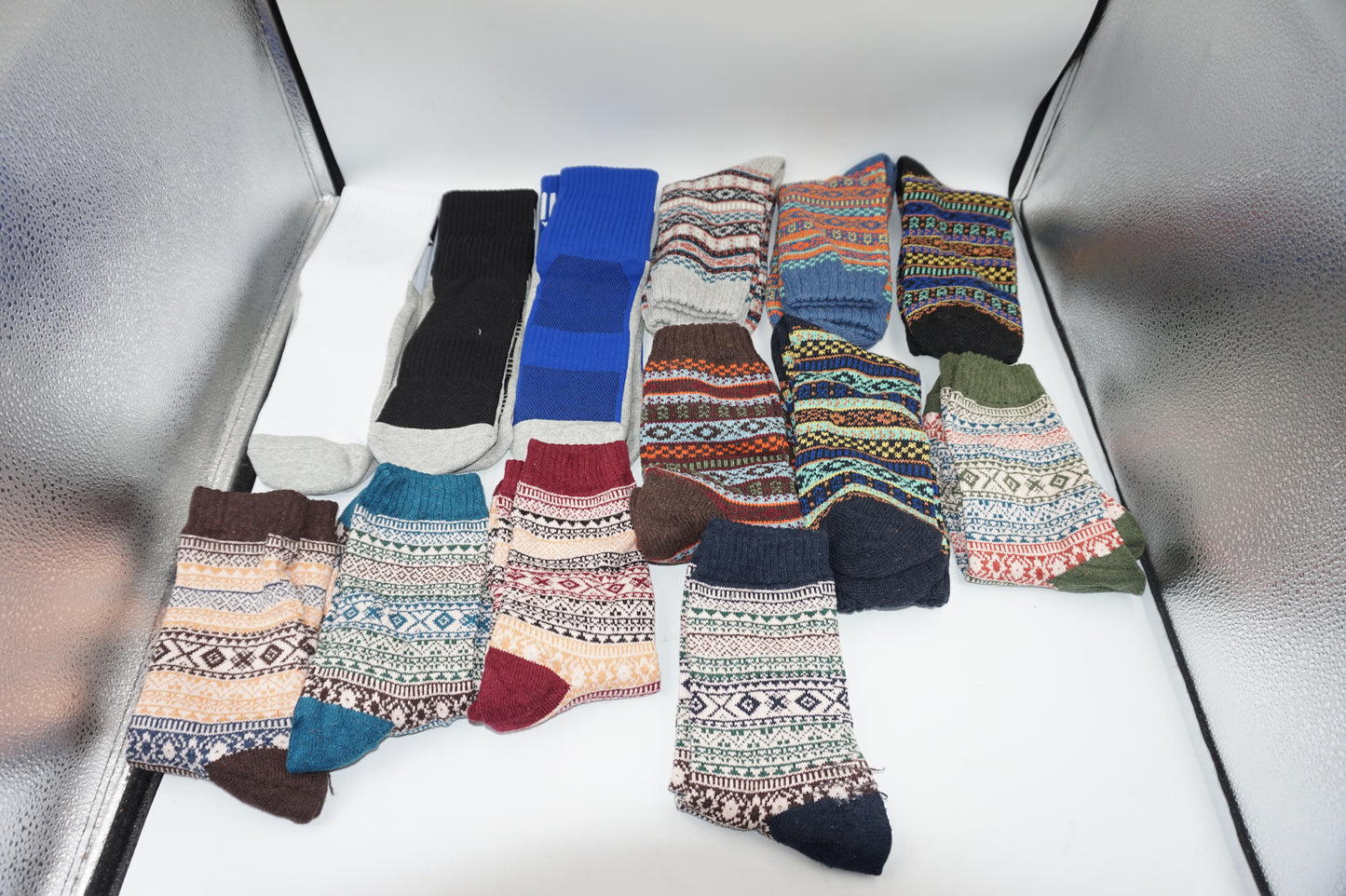 Job lot of ~92 various pairs of socks