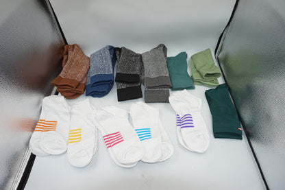 Job lot of ~92 various pairs of socks