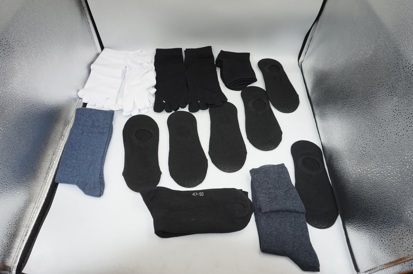 Job lot of ~97 various pairs of socks