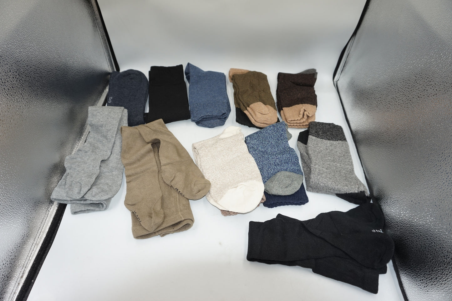 Job lot of ~97 various pairs of socks