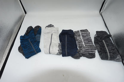 Job lot of ~97 various pairs of socks