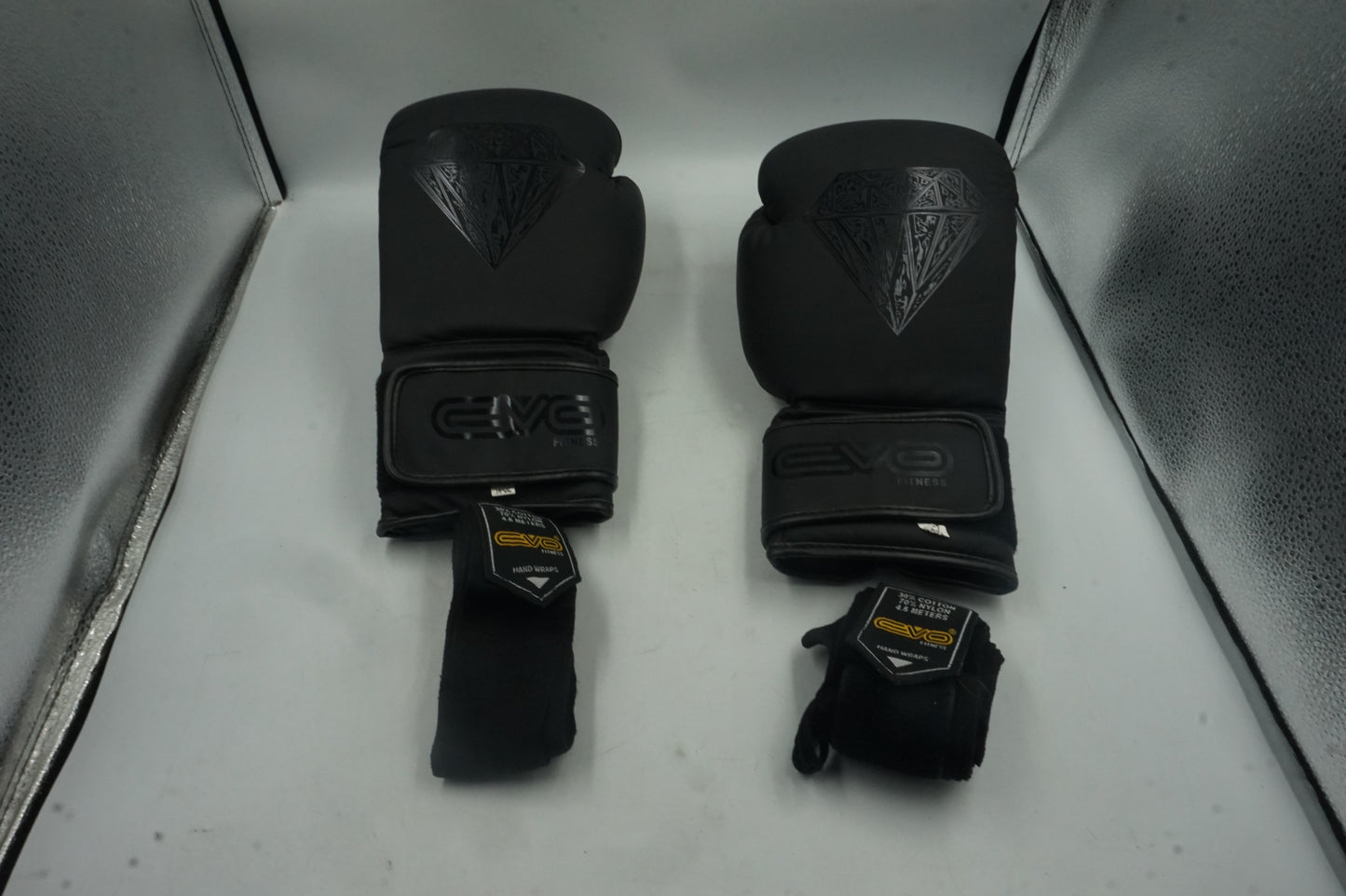EVO fitness Maya diamond leather boxing gloves 14 Oz with hand wraps