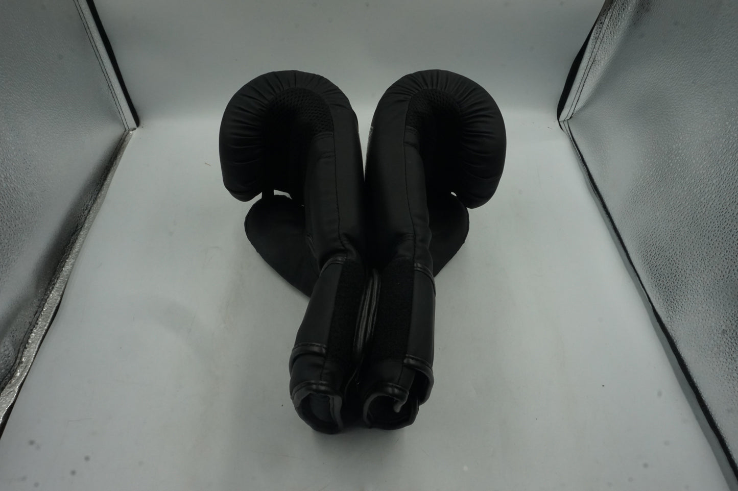 EVO fitness Maya diamond leather boxing gloves 14 Oz with hand wraps