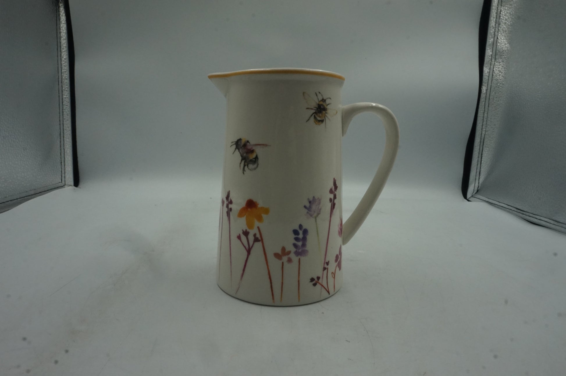 the Leonardo collection busy bees fine china jug