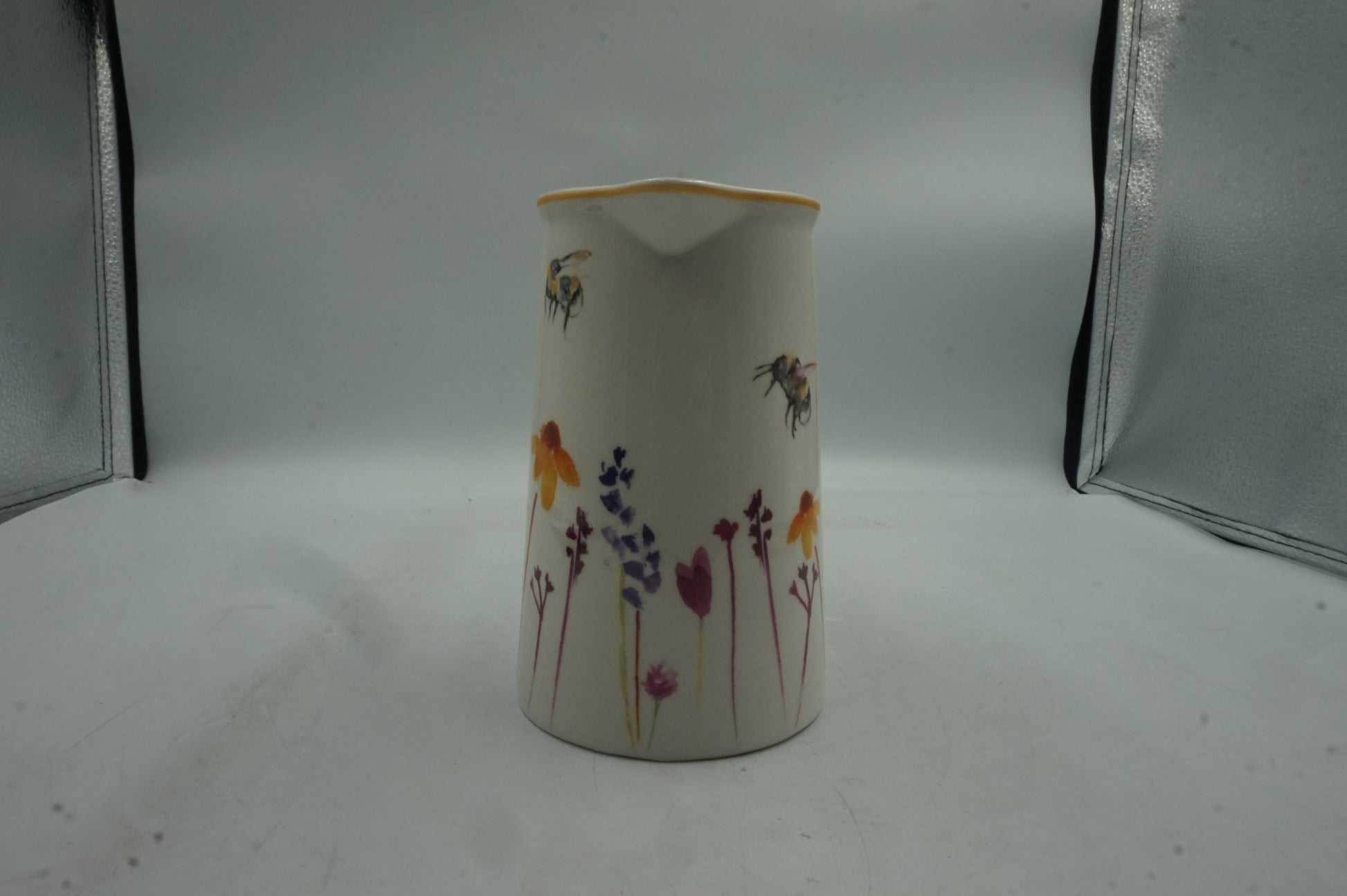 the Leonardo collection busy bees fine china jug