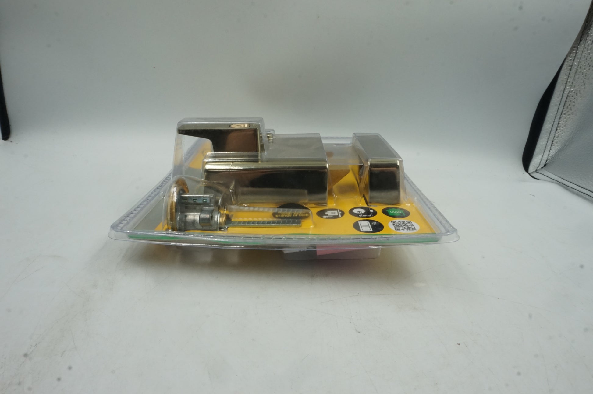 yale double locking 60mm nightlatch P1-BLX-PB-60