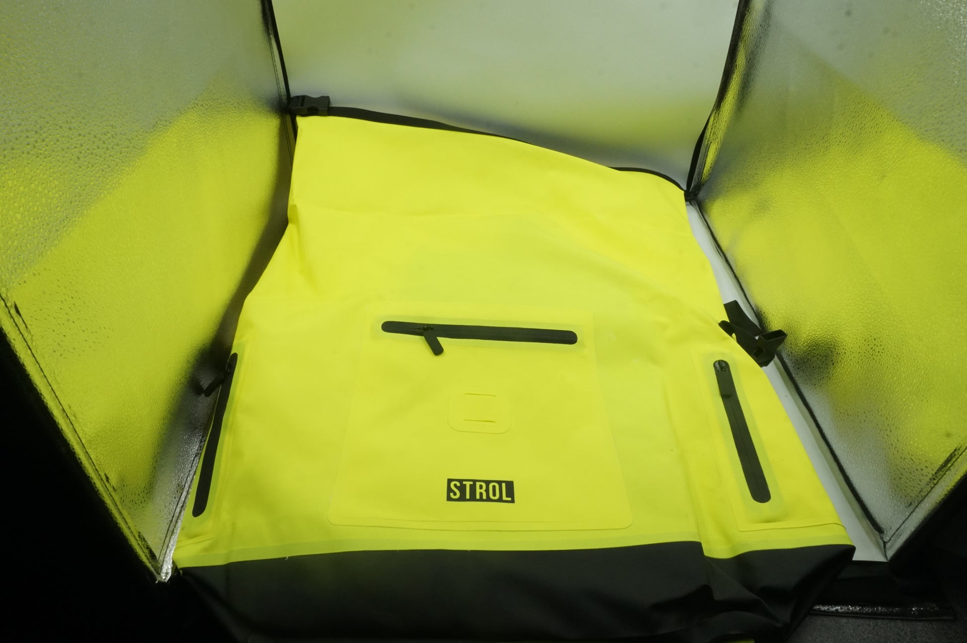 Strol 54L waterproof bag with internal compartment