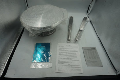 Yizish cake turntable stand with icing spreaders and scrapers