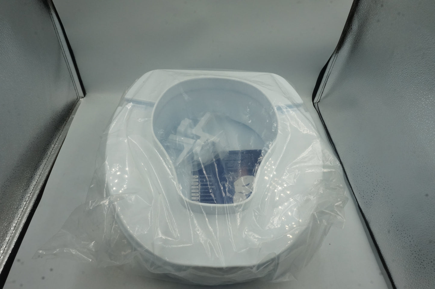 mobiclinic titan 10CM raised toilet seat with lid