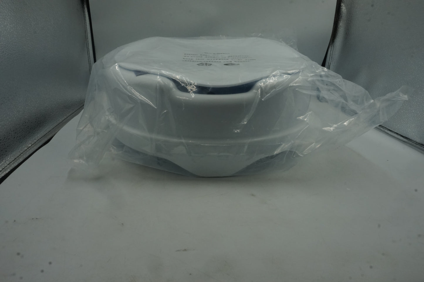 mobiclinic titan 10CM raised toilet seat with lid
