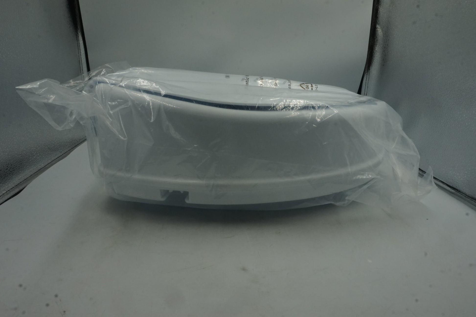 mobiclinic titan 10CM raised toilet seat with lid