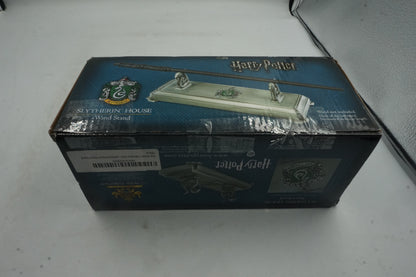 the noble collection harry pooter 8" die cast metal Slytherin house wand stand