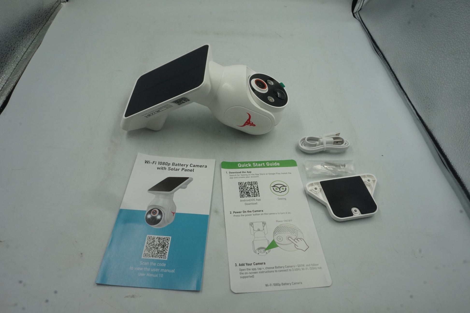 Wi-Fi 1080p battery camera with solar panel