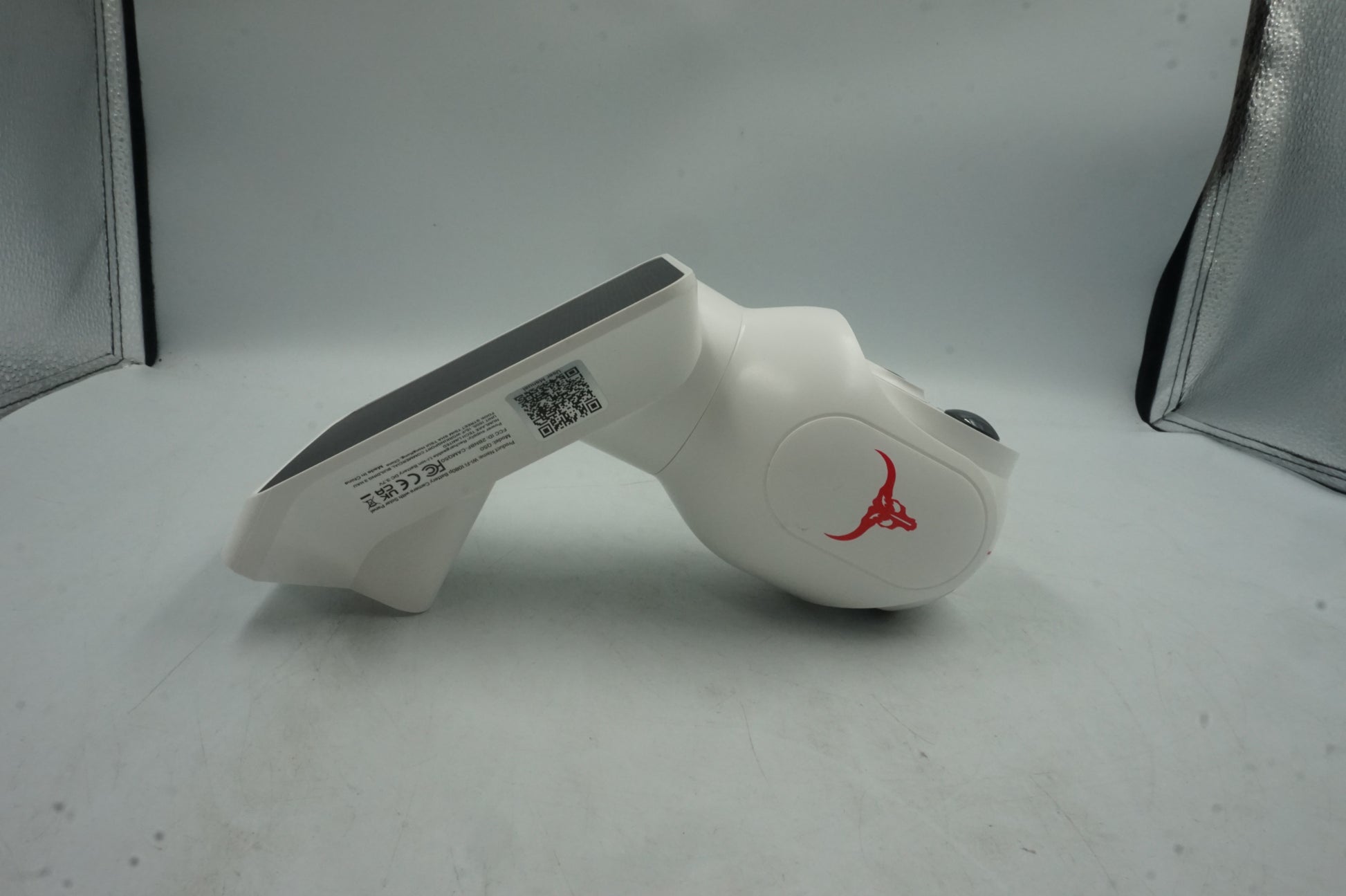 Wi-Fi 1080p battery camera with solar panel