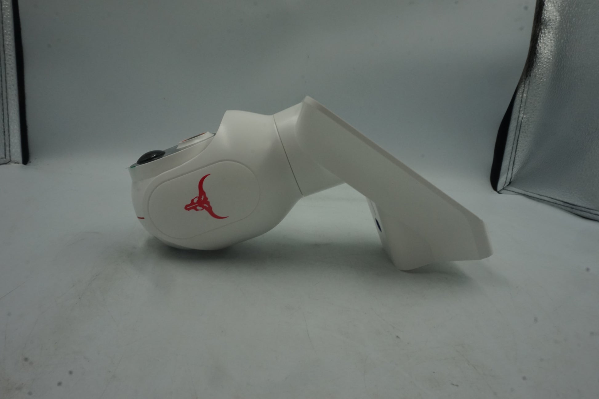 Wi-Fi 1080p battery camera with solar panel