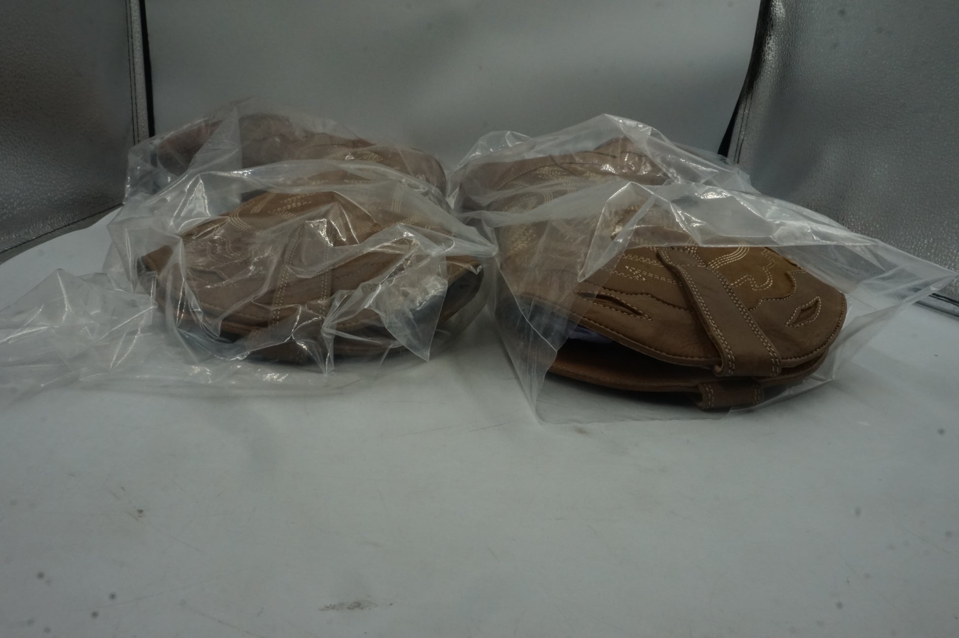 BDG tan Dallas leather boots size 4