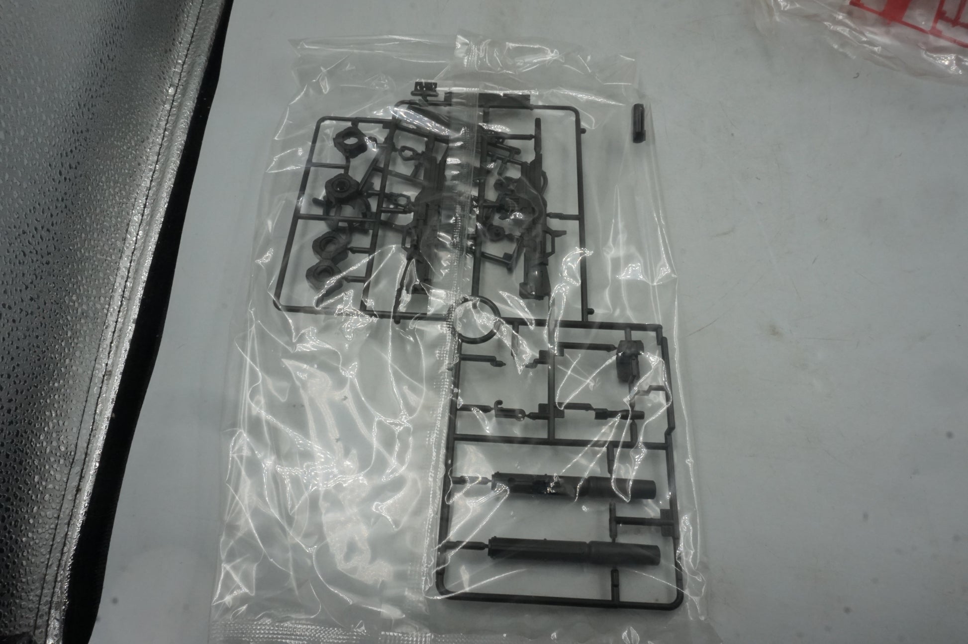 BANDAI HG 1/144 extreme Gundam (Type-LEOS) eclipse-face model kit
