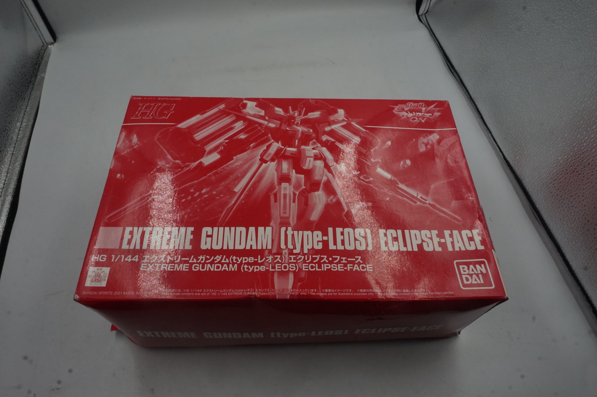 BANDAI HG 1/144 extreme Gundam (Type-LEOS) eclipse-face model kit