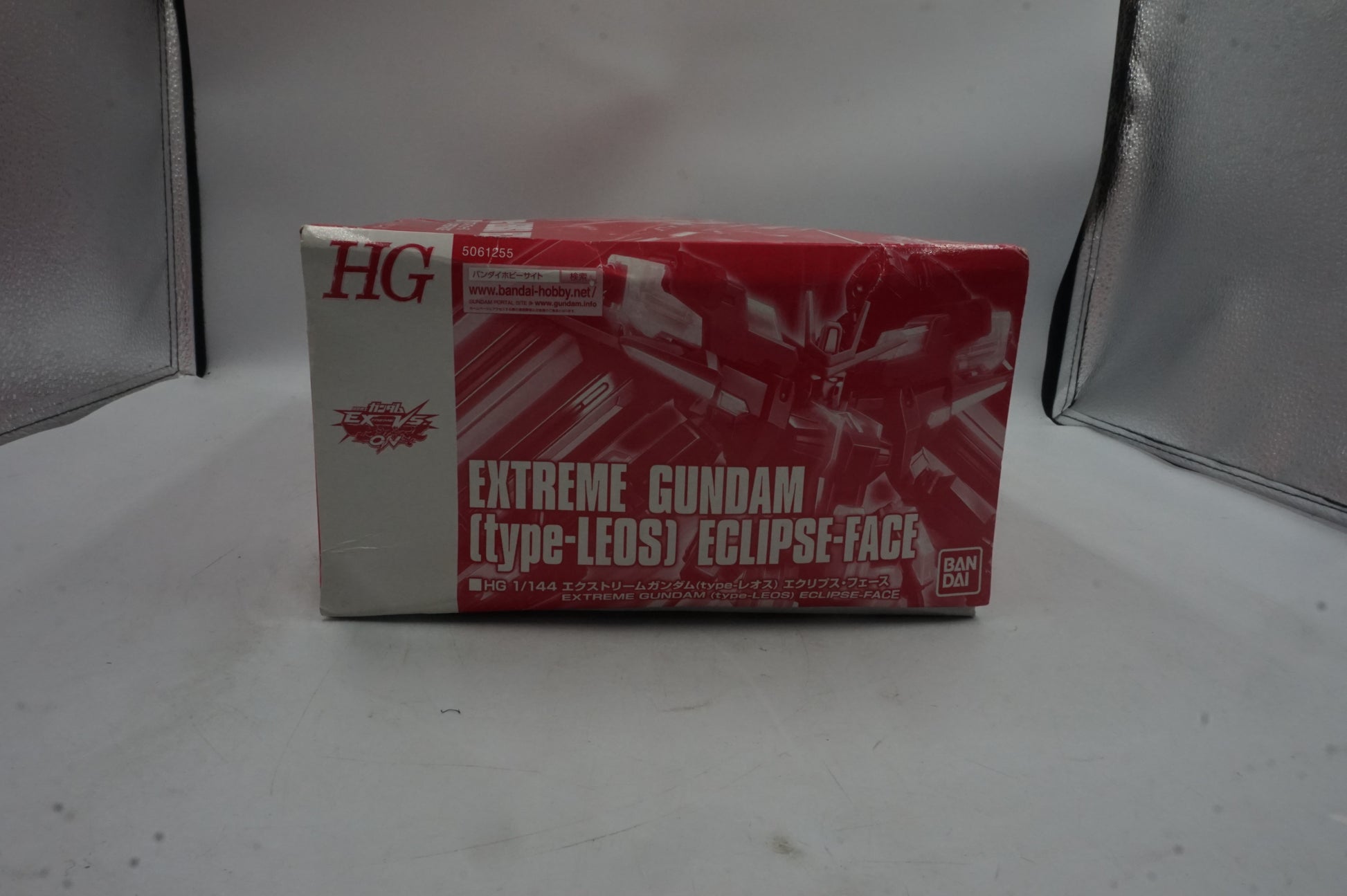 BANDAI HG 1/144 extreme Gundam (Type-LEOS) eclipse-face model kit