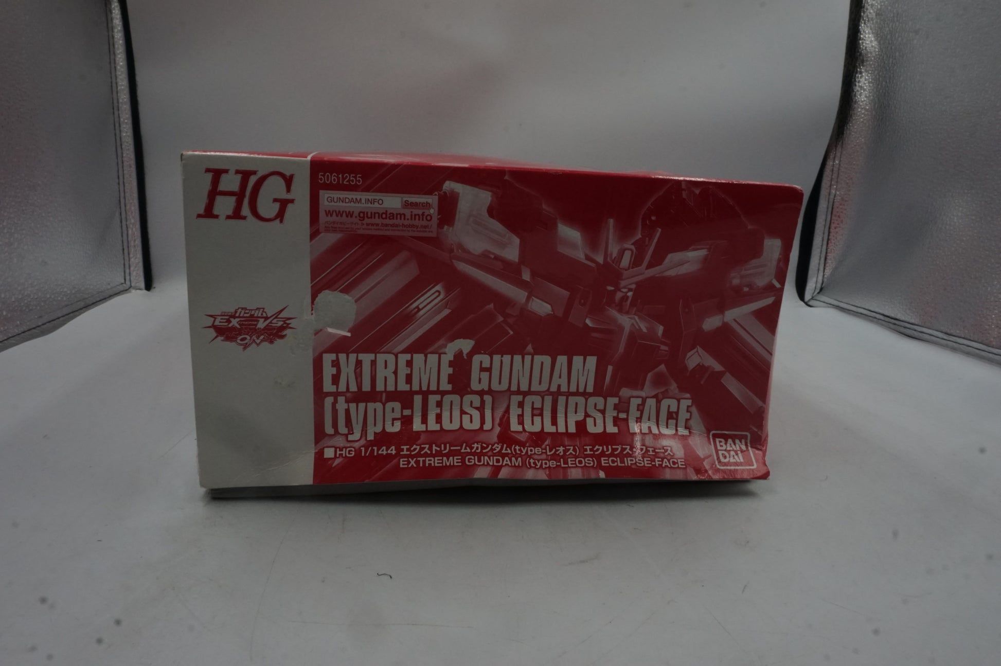 BANDAI HG 1/144 extreme Gundam (Type-LEOS) eclipse-face model kit