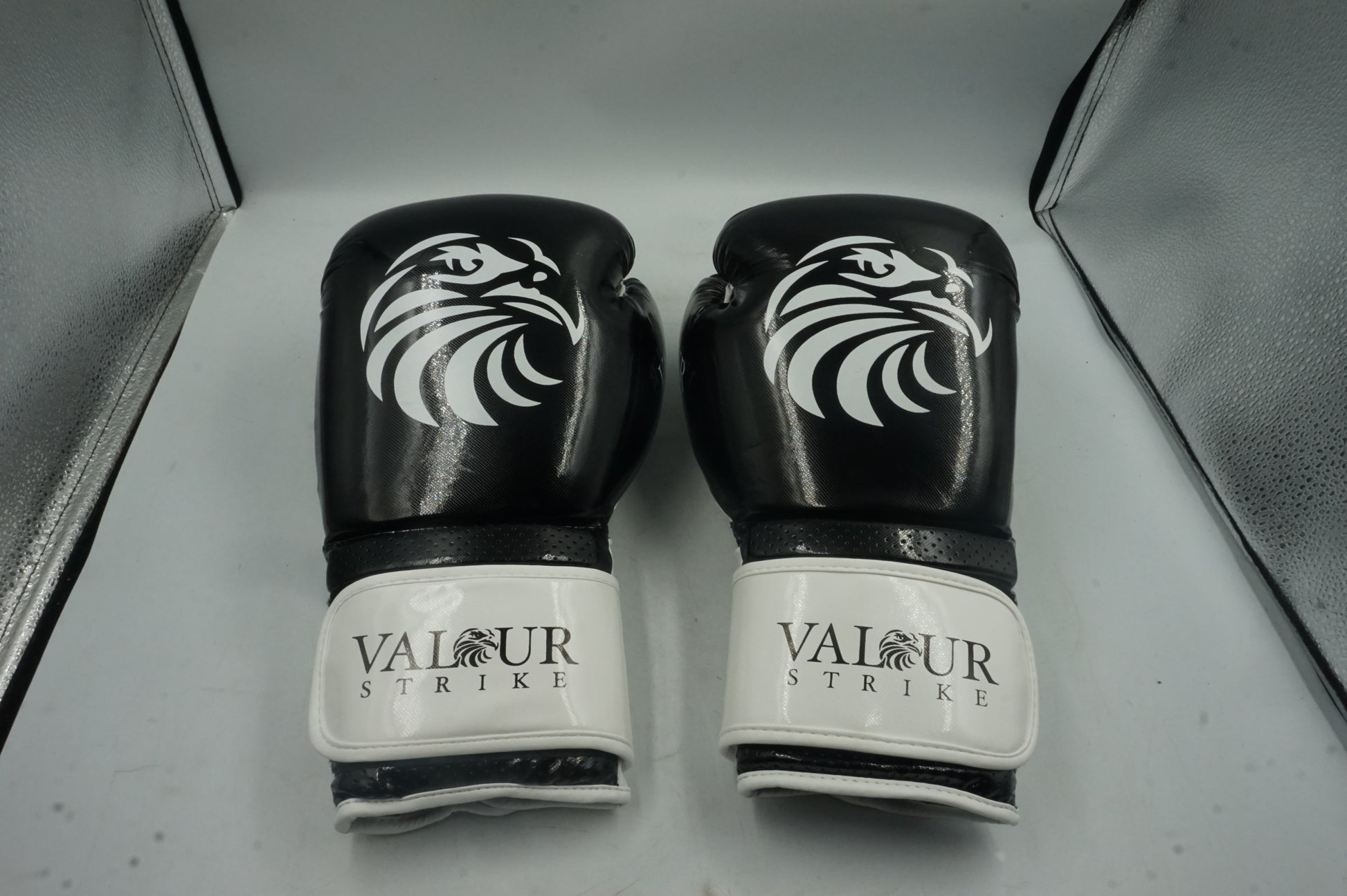 Valour strike boxing gloves 14oz