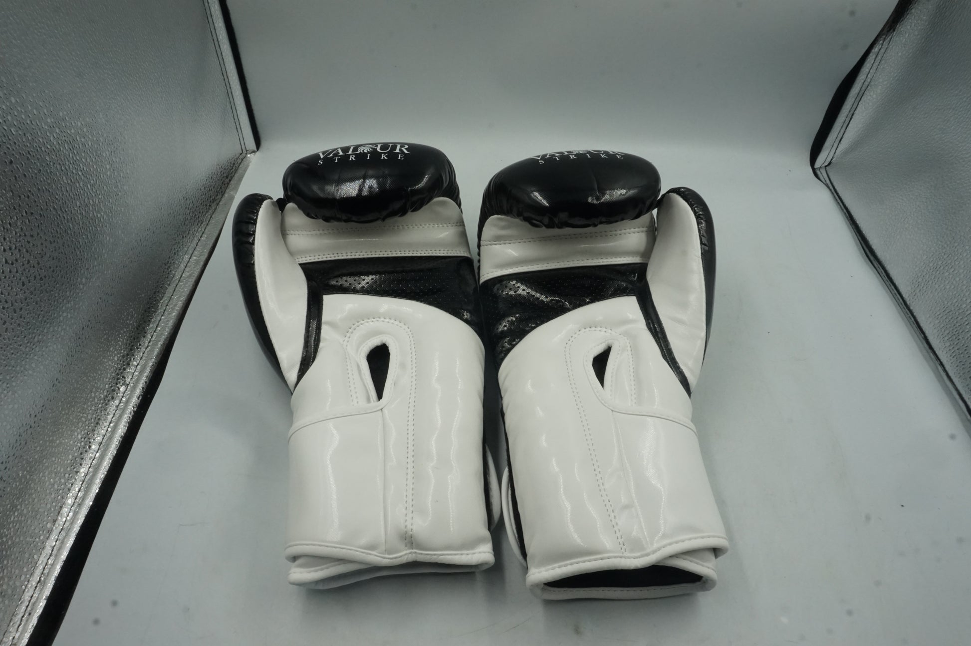 Valour strike boxing gloves 14oz