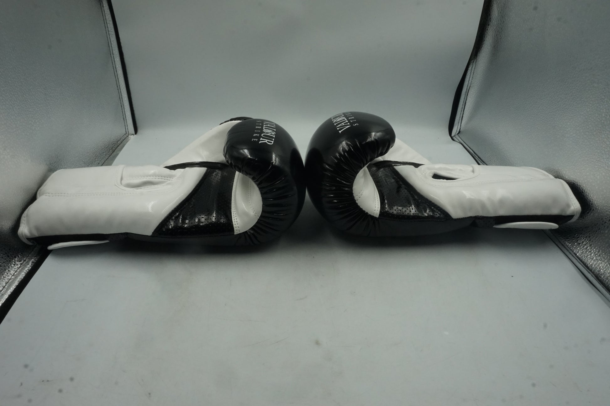 Valour strike boxing gloves 14oz