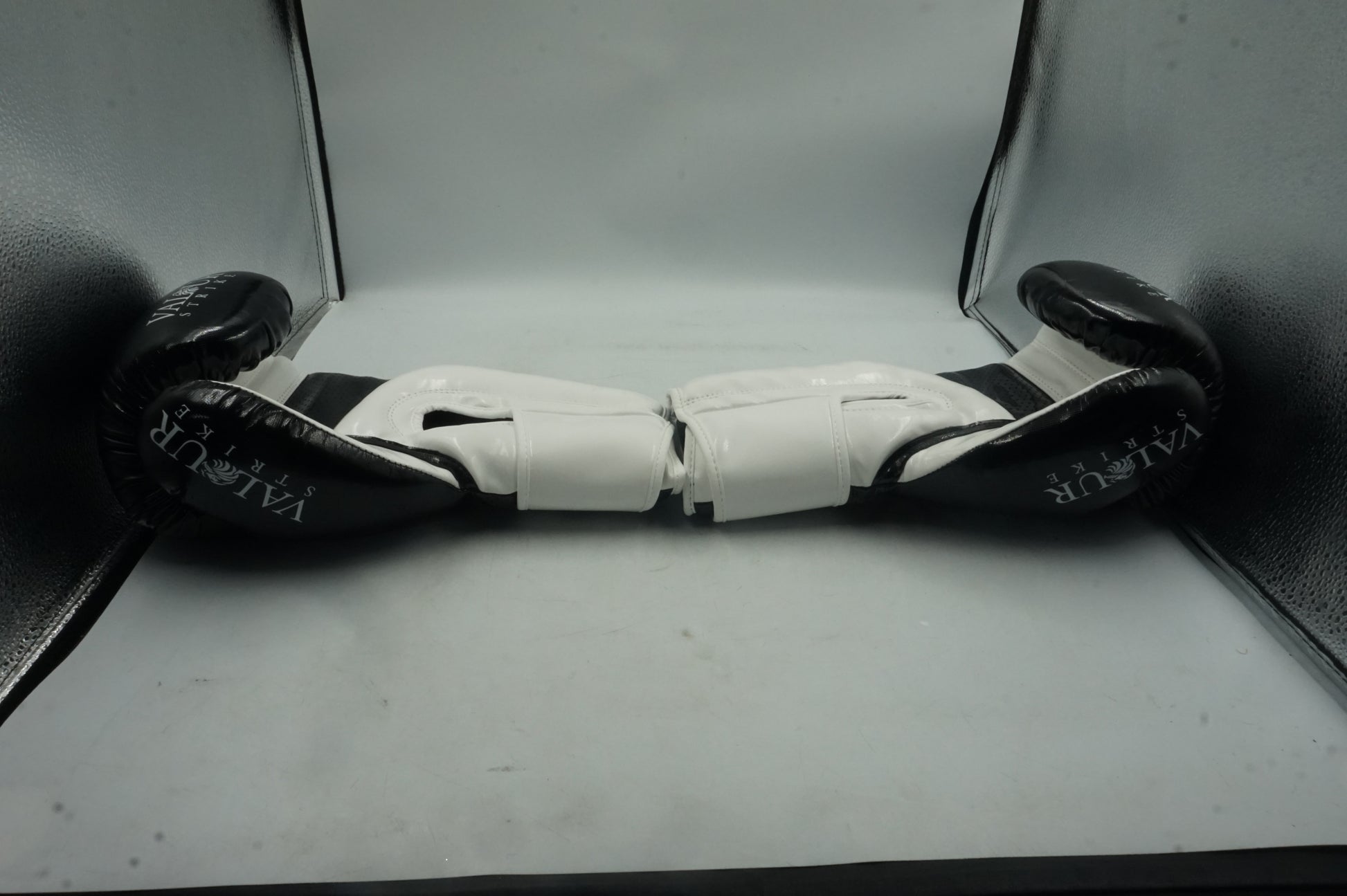 Valour strike boxing gloves 14oz