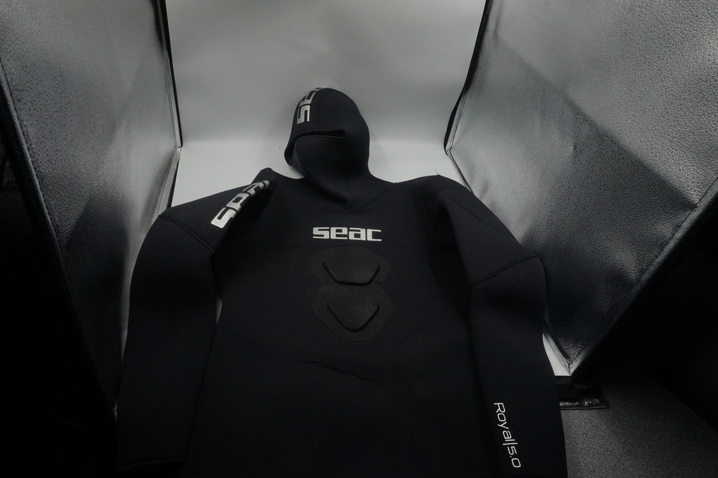 3.5mm SEAC neoprene hooded wetsuit size M