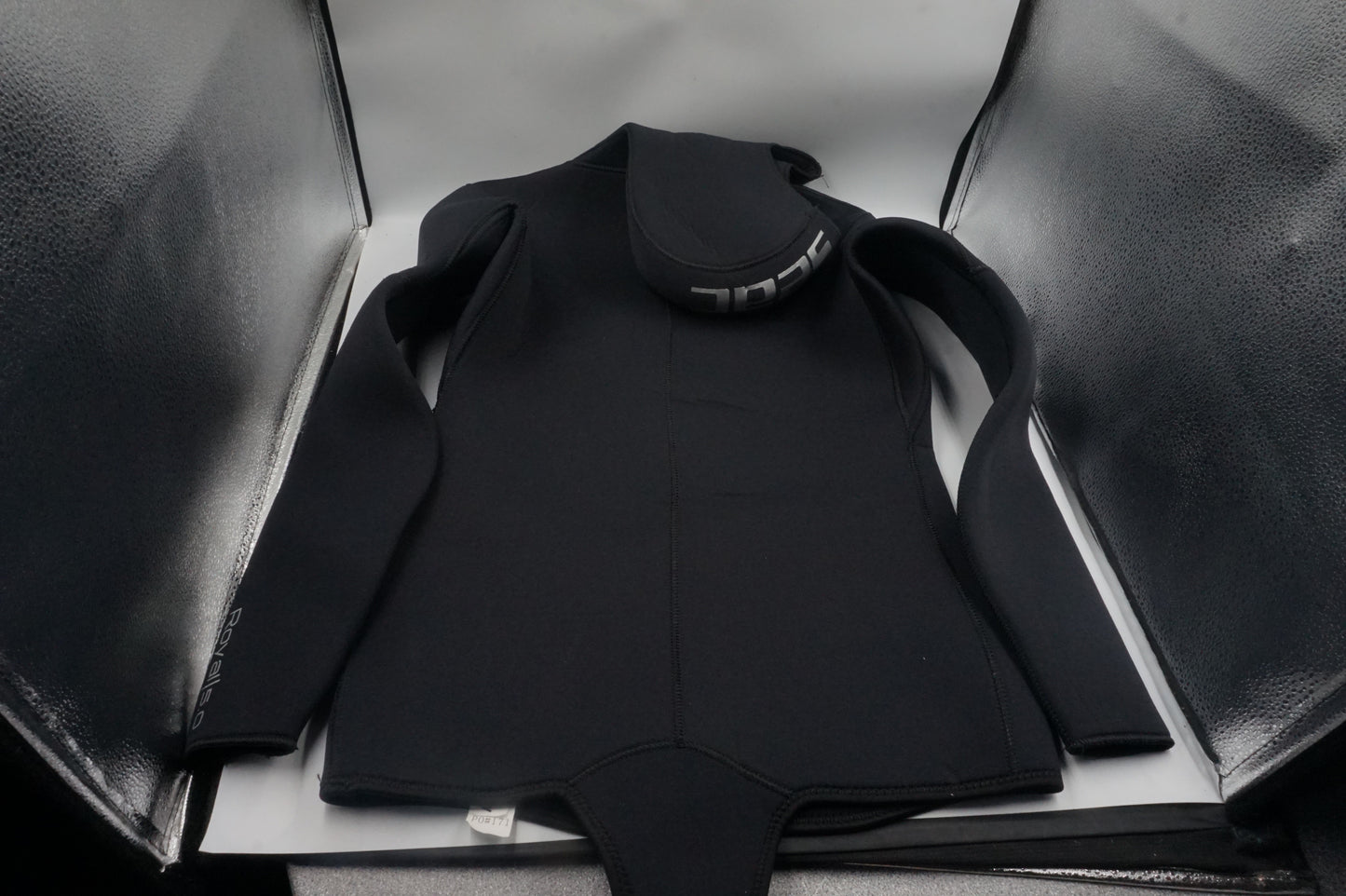 3.5mm SEAC neoprene hooded wetsuit size M