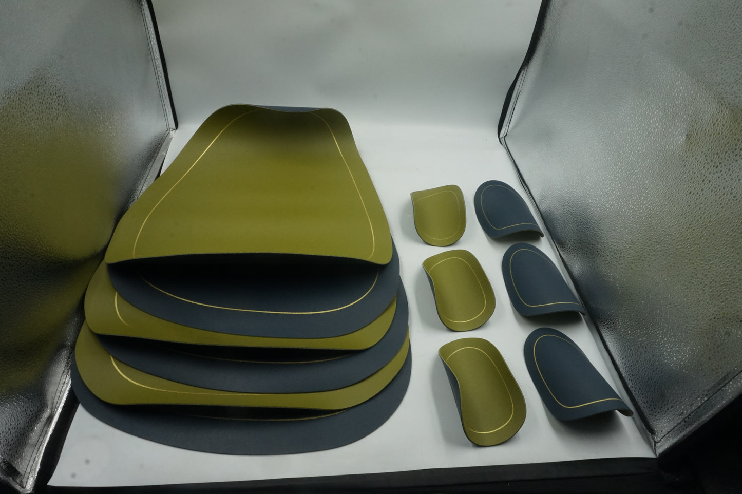 set of 6 blue and green leather placemats 44X37cm and coasters 13.5X11.5CM