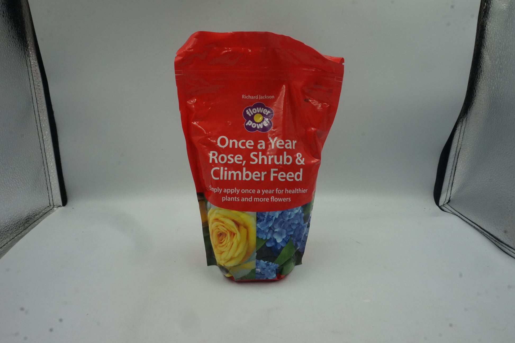 richard jackson flower power once a year rose shrub and climber feed 1KG