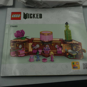 Lego Wicked Glinda & Elphaba's dormitory set 75683