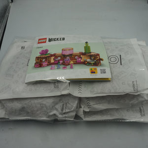 Lego Wicked Glinda & Elphaba's dormitory set 75683