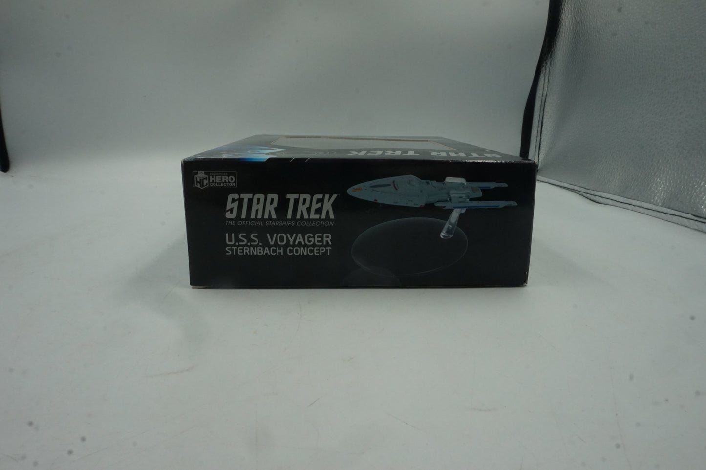 Eaglemoss 5" die-cast Star trek starships collections U.S.S voyager sternbach concept model