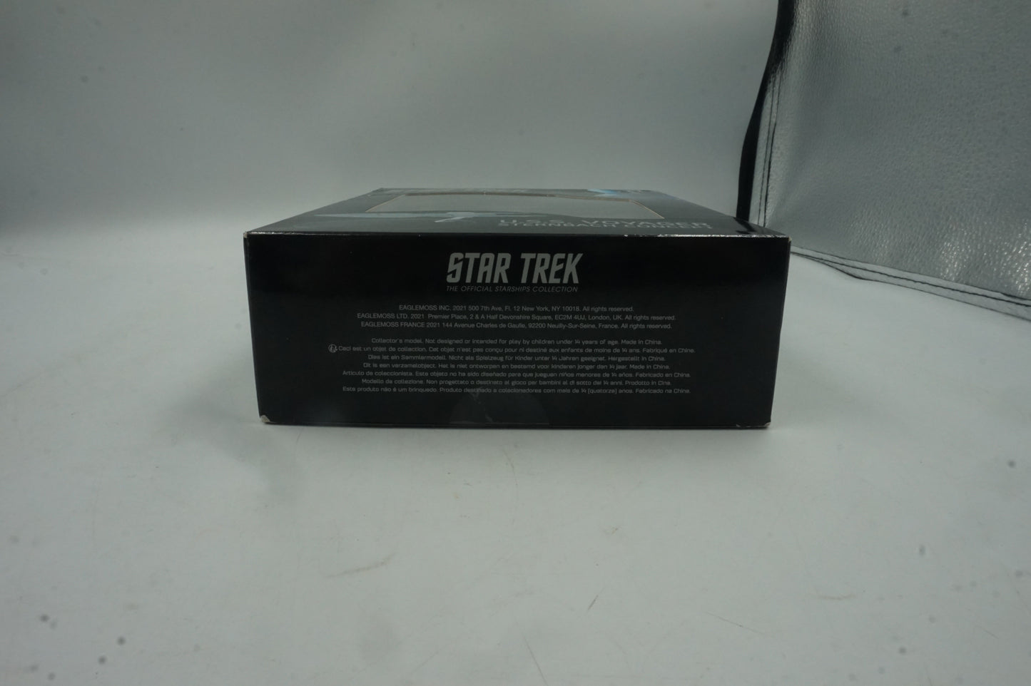Eaglemoss 5" die-cast Star trek starships collections U.S.S voyager sternbach concept model