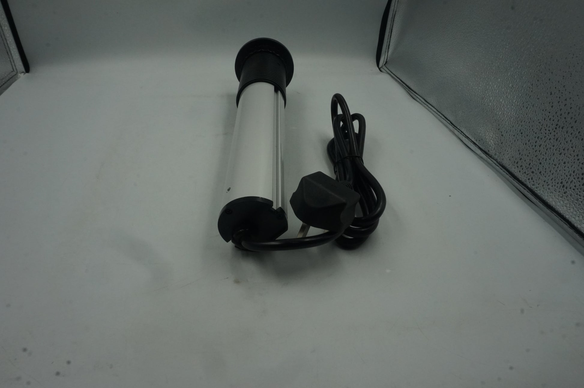 pull up power socket with 3 plugs, 2 USB ports and 1 USB-C port