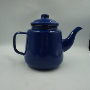 the vintage gourmet enamel teapot with handle and lid