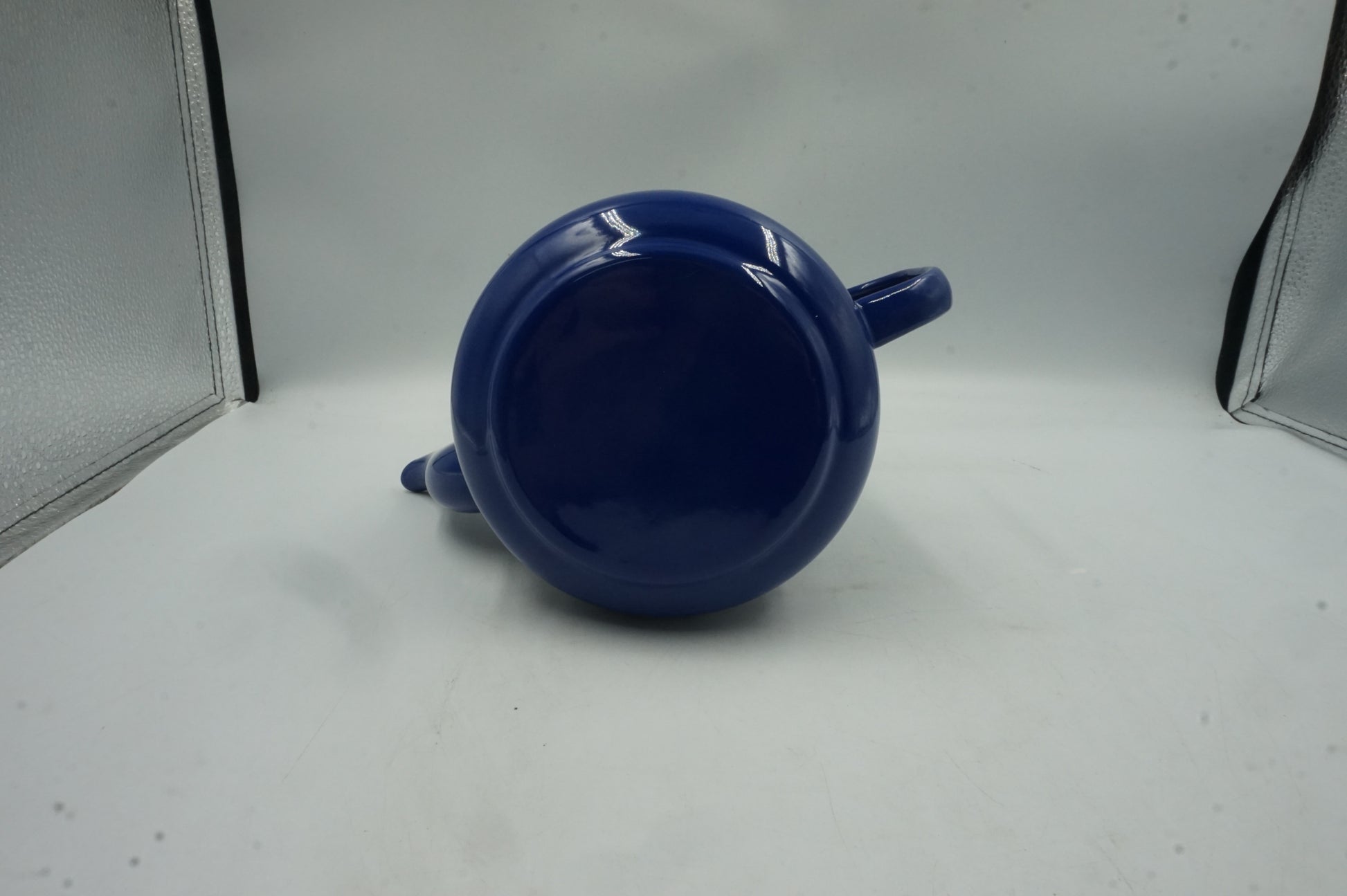 the vintage gourmet enamel teapot with handle and lid