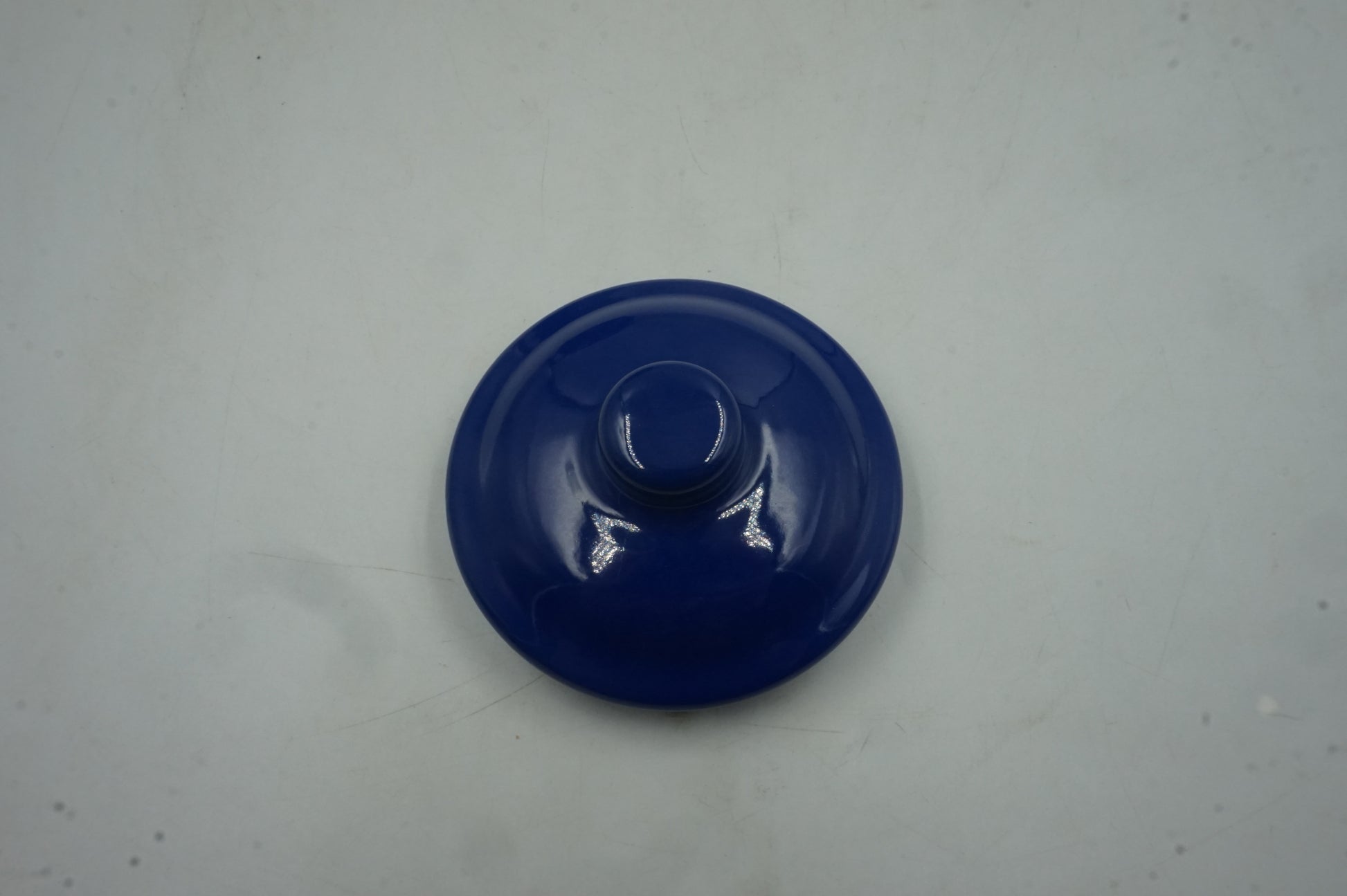 the vintage gourmet enamel teapot with handle and lid