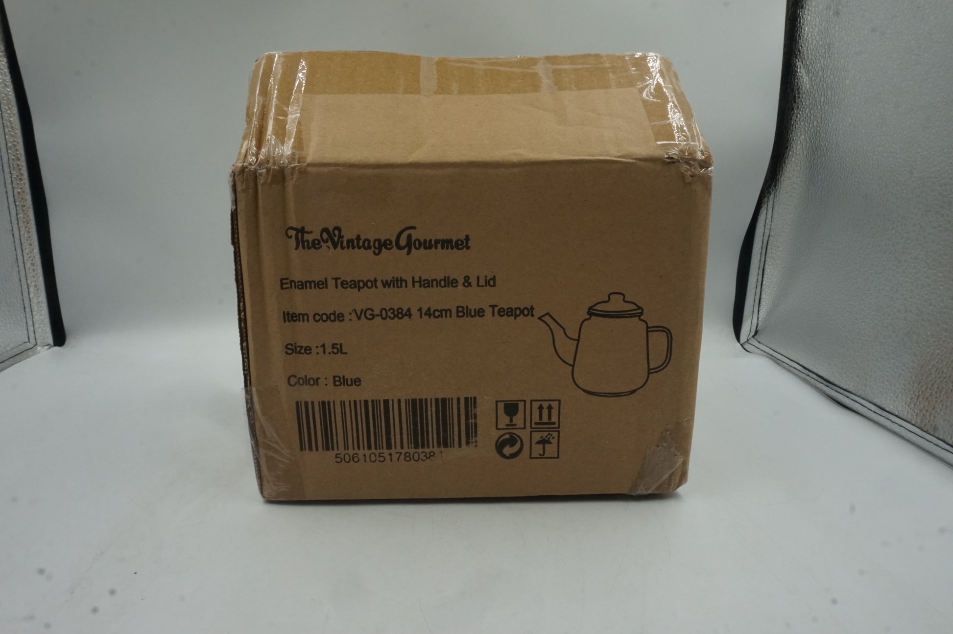 the vintage gourmet enamel teapot with handle and lid