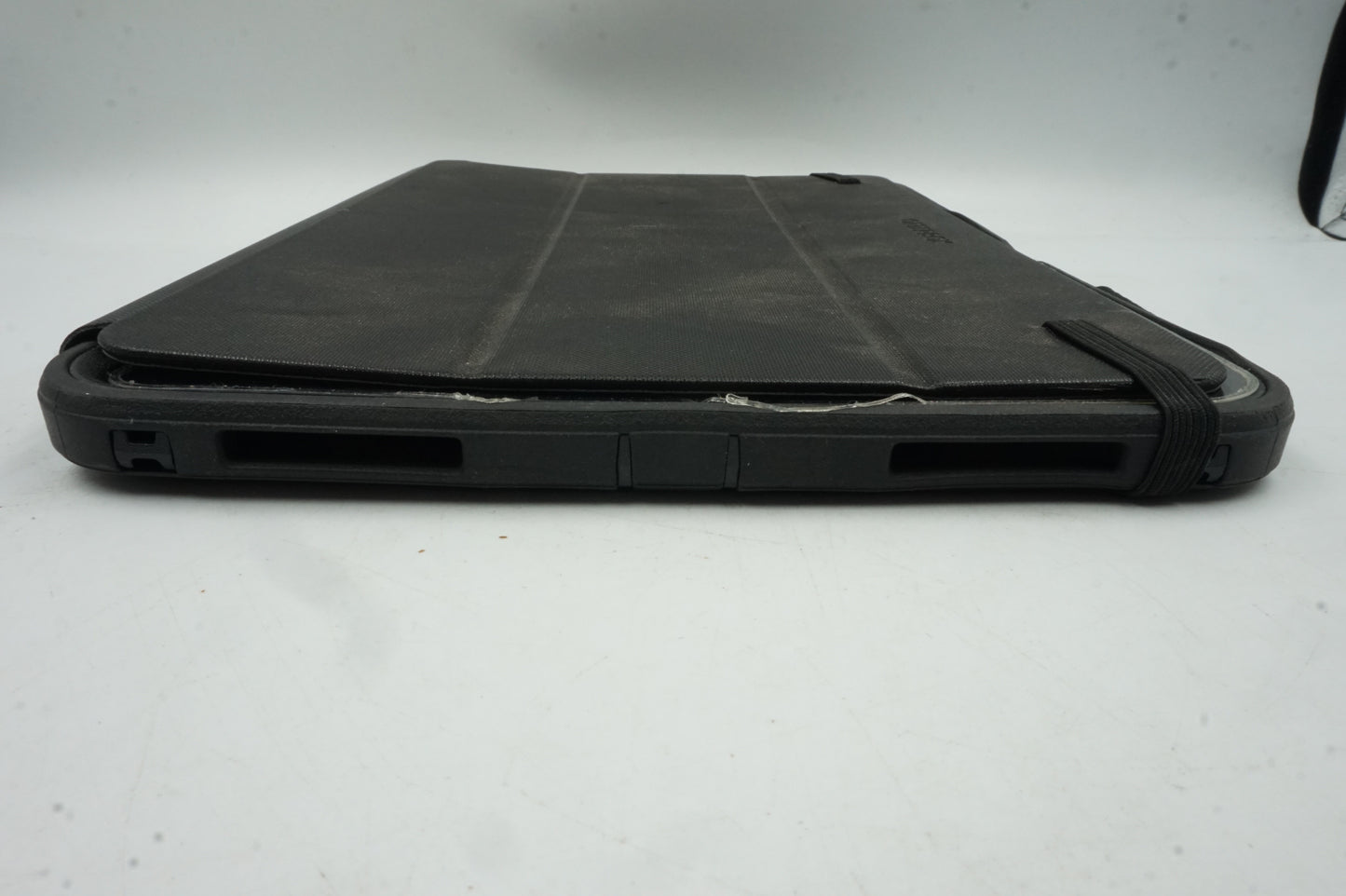 Defender Series iPad A16/10th gen tablet protective case