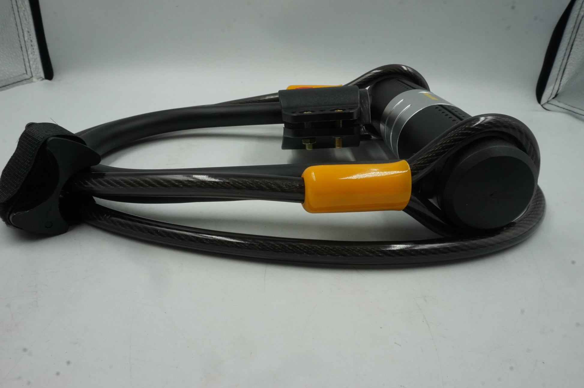 sigtuna heavy duty U-lock bike shackle and mount holder