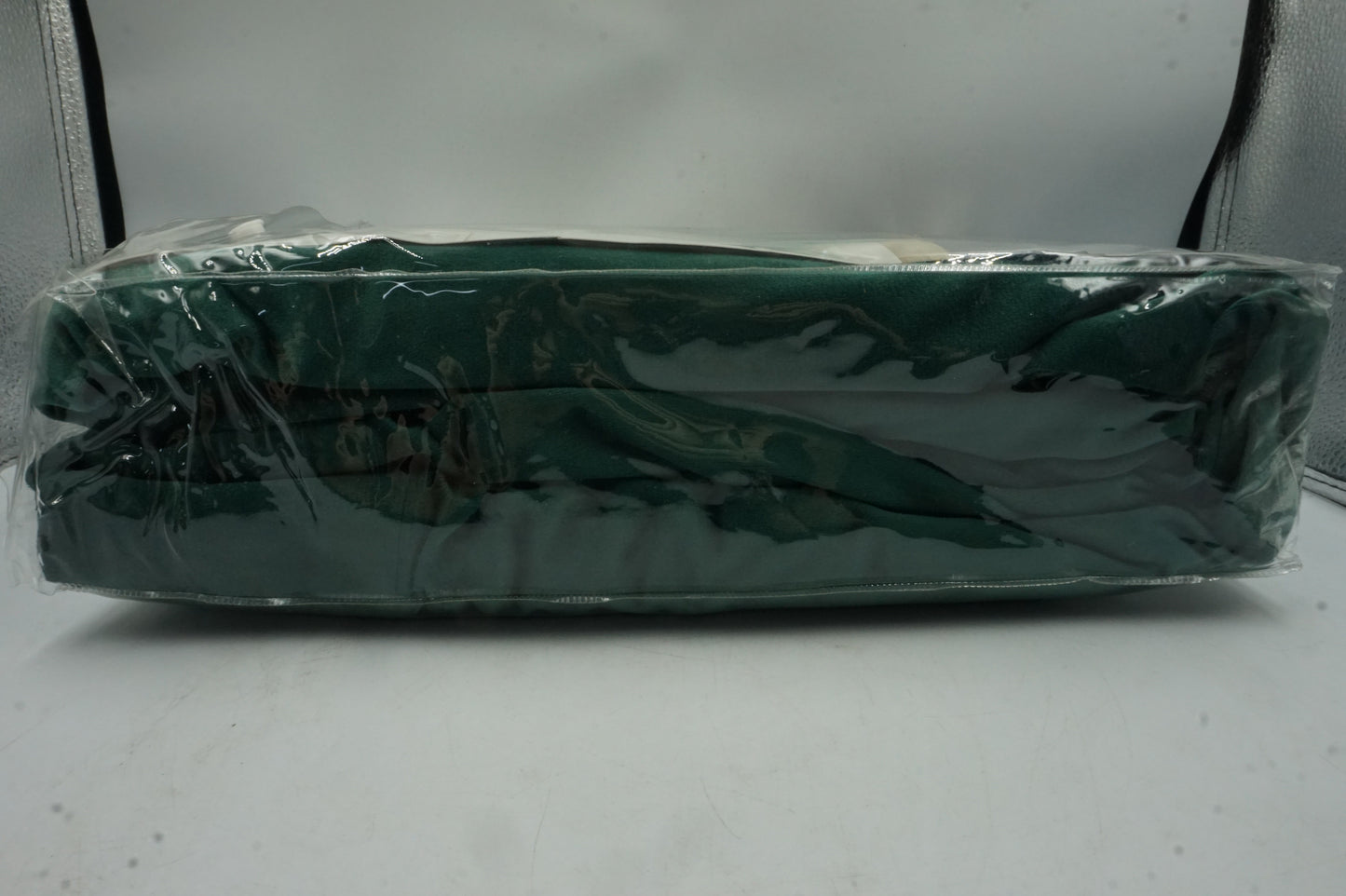 unbranded eyelet emerald velvet window curtains with 2 tie backs 66X54" (168X137CM)