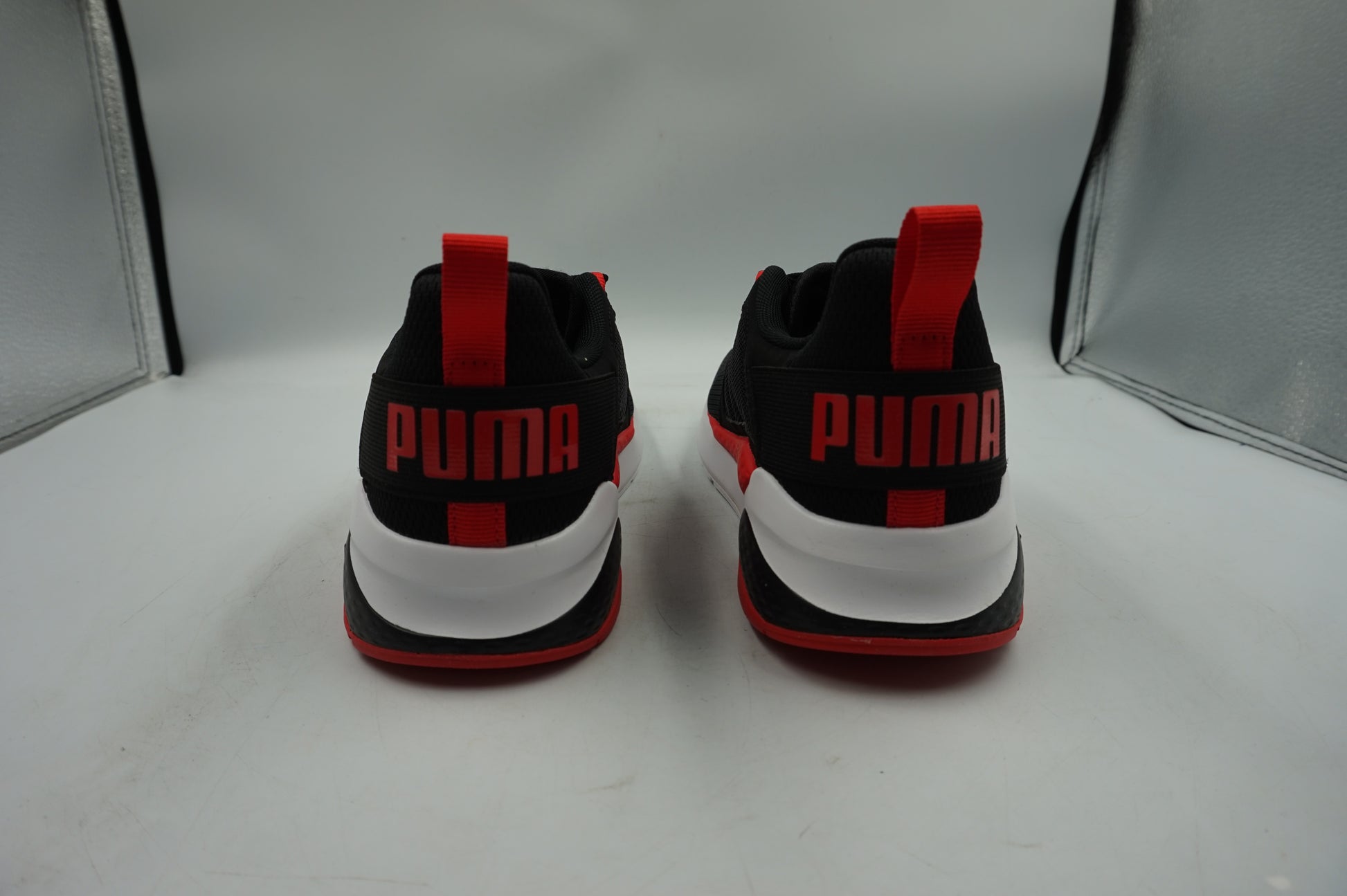 Puma unisex anzarun sneakers size UK 5