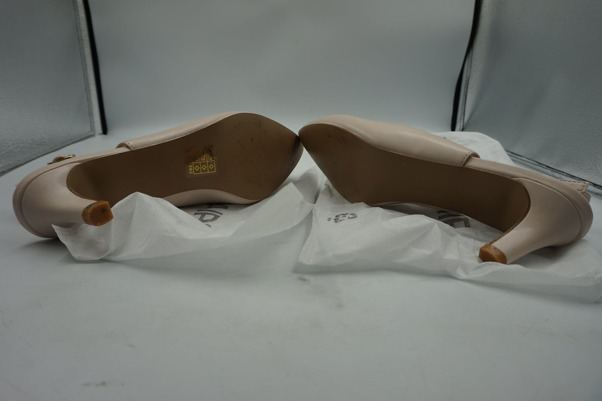 Dream Pairs woman's pointed toe heel shoes UK size 5