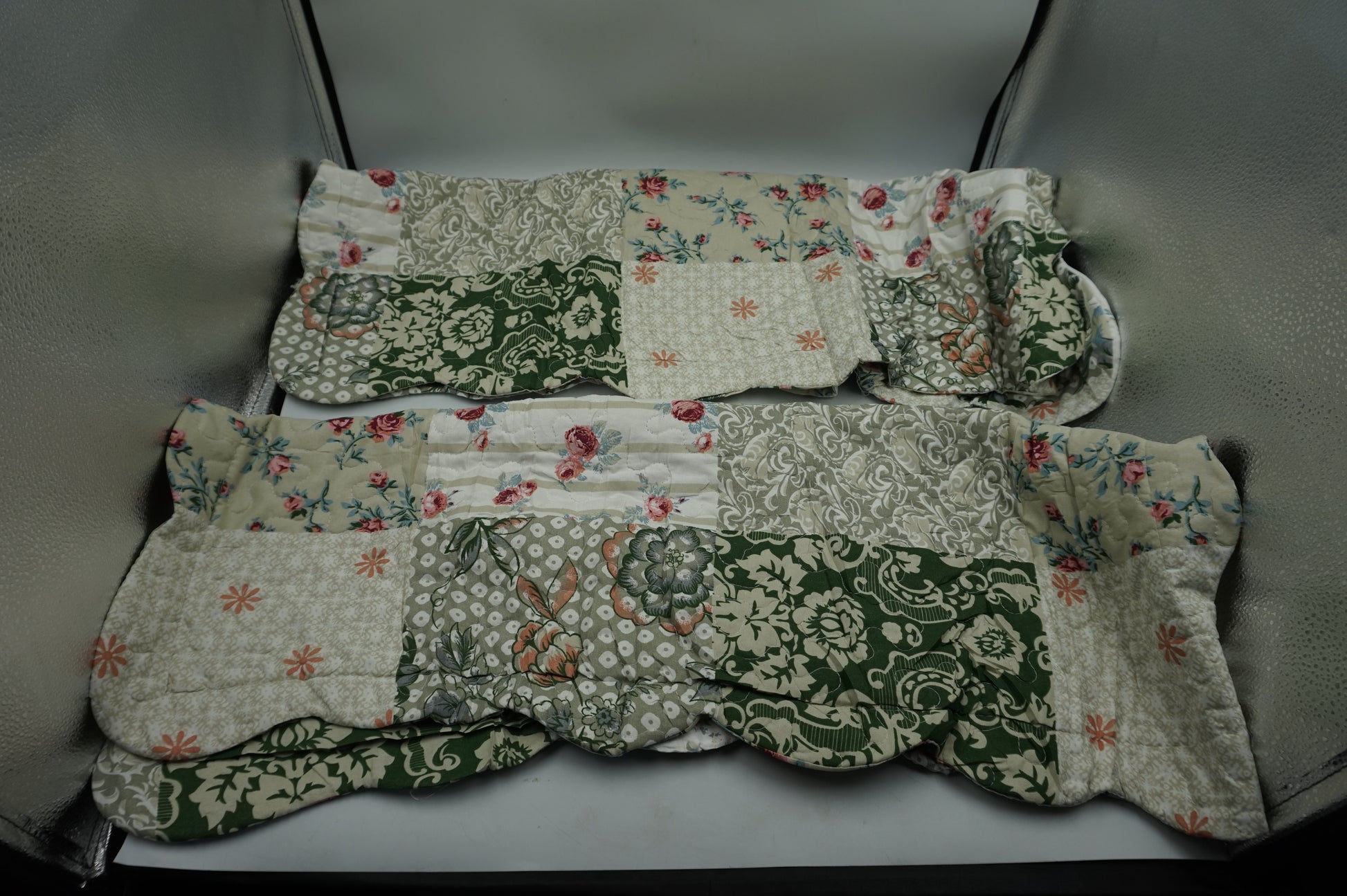 Full set King size floral patchwork quilt and pillows 102"X90"